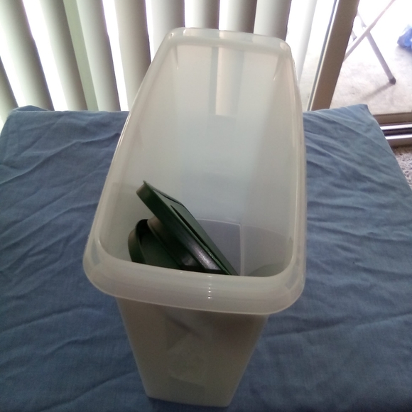 **BRAND NEW** TUPPERWARE'S CEREAL KEEPER CONTAINER! 💯🏆💎🥣 - Picture 5 of 10